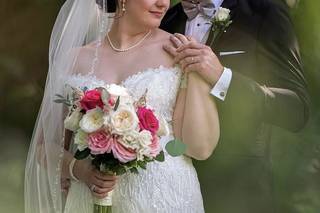 Hearts and Flowers Floral Design Studio - 20