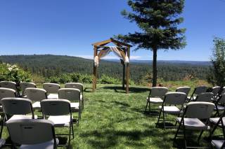 Lucchesi Vineyards & Winery - 17