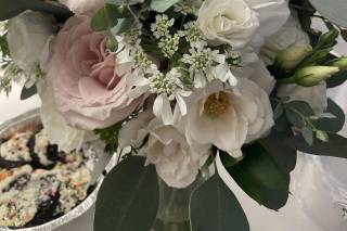 Laura's Flower Boutique - 17