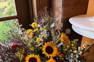 Designs By Linda Florist - 37
