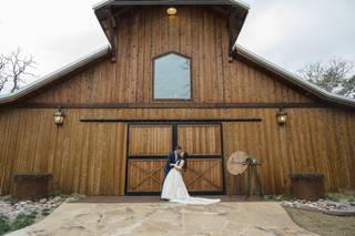 Whispering Oaks Wedding Venue - 20