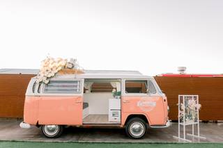 Cruisin' Photo Booth Bus - 10