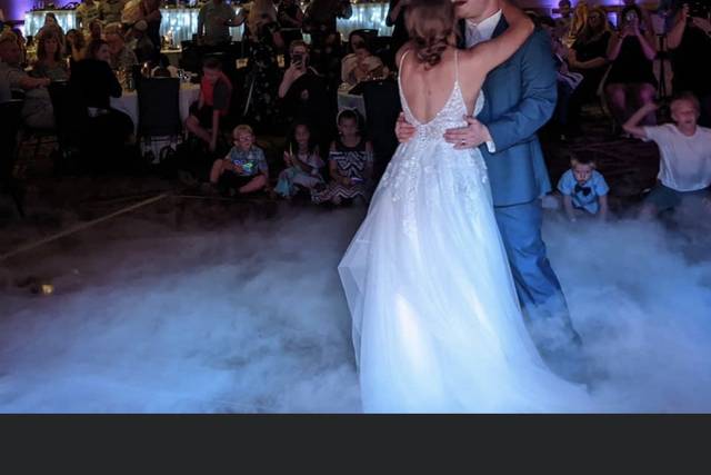 WOW! Entertainment Wedding DJ & Event Lighting 4