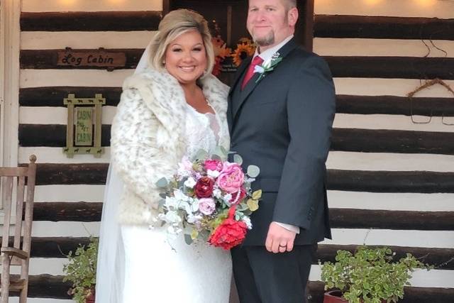 Nolichuckey Bluffs Bed & Breakfast Cabins & Wedding Venue 4