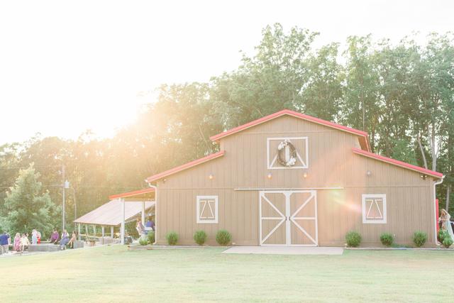 The Ole Oak Barn Wedding and Event Venue - 1