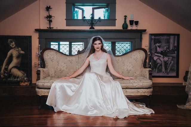 Laura's Couture & Alterations - 1