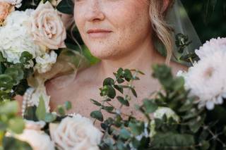 Timless Salon & Bridal Studio - 36