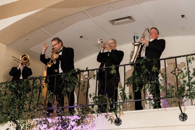 Groove Place Dance Horn Band 2