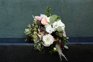 Botaniq Blooms - 24