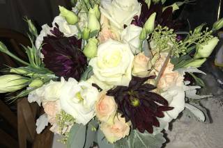 Bouts & Bouquets Flower Shop - 1