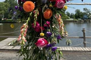 Dancing Tulip Floral Boutique - 10