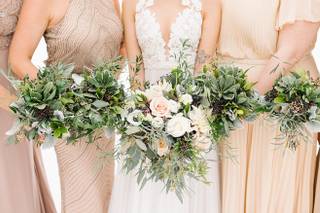 Petals to Pines Floral Located at 101 Market - 45