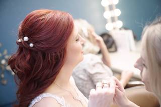 Cassie Bruns, On-Location Hair and Makeup - 9