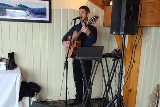 Johnny Breeze Professional DJ, Acoustic Guitar & Piano - 4