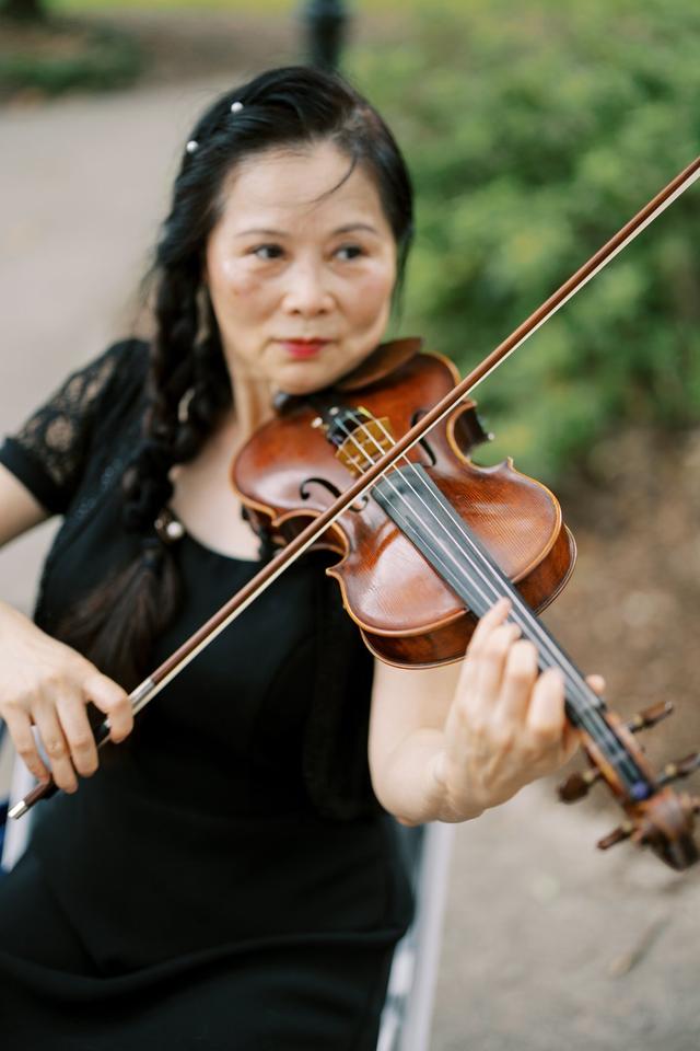 Ocean Violinist - 1