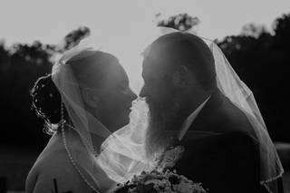 Hand Heart and Crown Weddings - 26