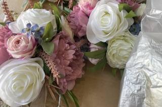 Decorative Touch Floral & Gift Shop - 6