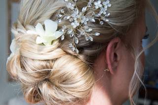 Tangled Hair Salon - 12
