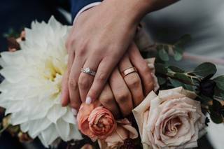 Frenchie's Floral Studio - 26