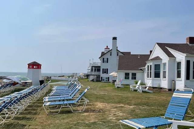 The Lighthouse Inn 4