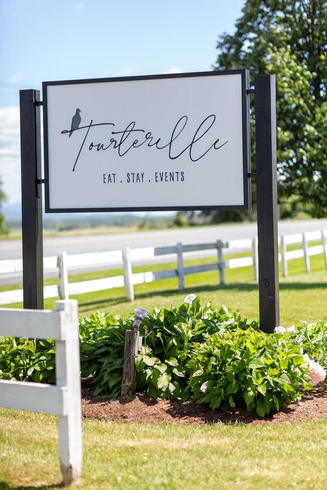 Tourterelle Restaurant & Inn - 2