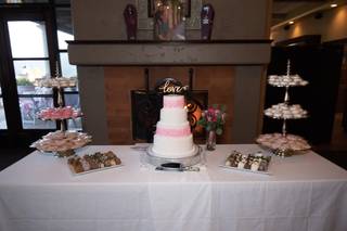 Mare's Custom Cakes - 9