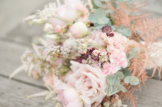 Nature's Best Floral & Boutique - 23