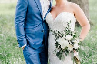 JULIA'S FLORIST, TUXEDOS & GIFT GALLERY - 10