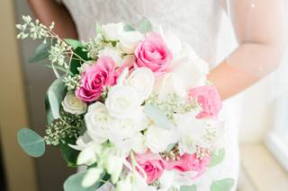 Buds Blooms & Beyond - 20