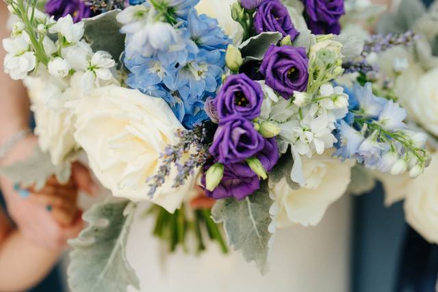 Petal's Edge Floral Design 1