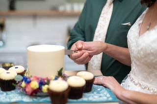 Sweet Frostings Blissful Bakeshop - 15