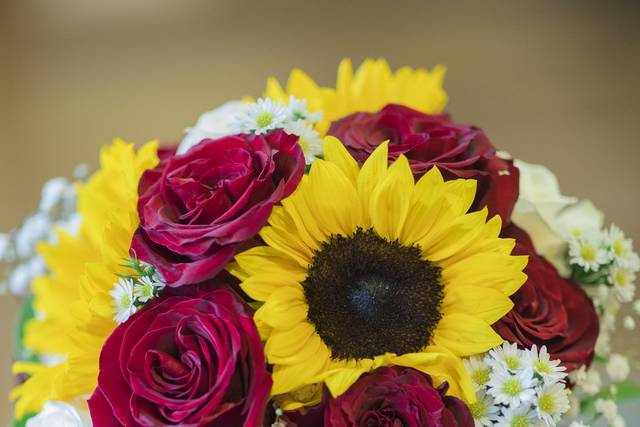 Monday Morning Flower and Balloon Co 1