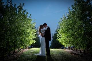 Kuipers Orchard Weddings by Fishermen's Inn - 17