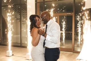 Joyful Entertainment + Photo Booth - 7