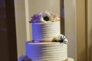 Sprinkles Custom Cakes - 34