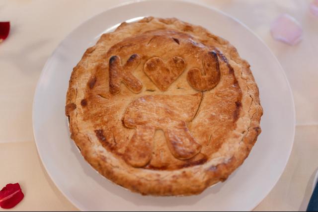 Mom’s Apple Pie Bakery - 1
