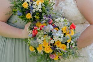 Dream Designs Florist and Wedding Boutique - 30