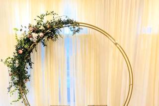 Chandelier Event Venue - 14