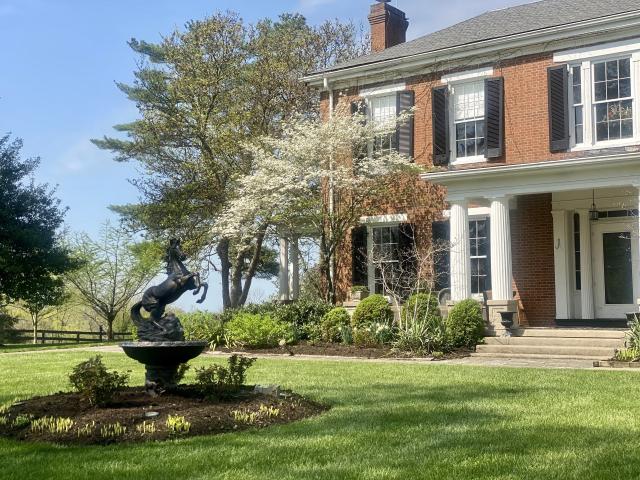 The Ashley Inn - 4