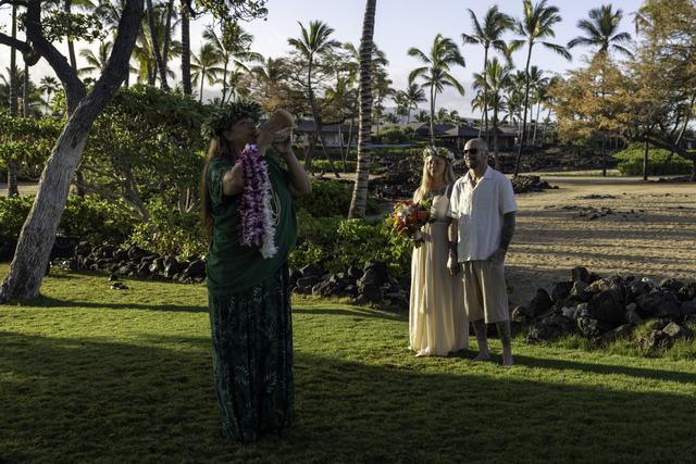 Hawaiian Style Beach Weddings with ALOHA - 1