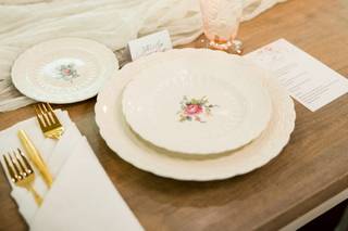 Southern Vintage Table - 17