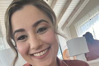 Lizzie Ibarra Hair & Airbrush Make-up Artist - 14