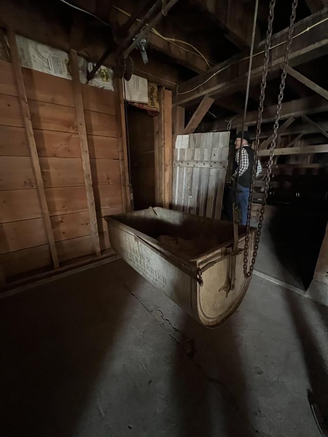 The Canary Barn - 1
