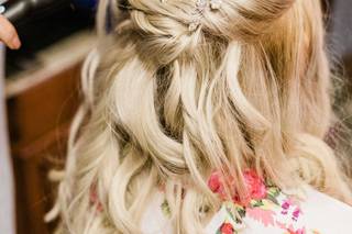 The West Willow Salon - 10