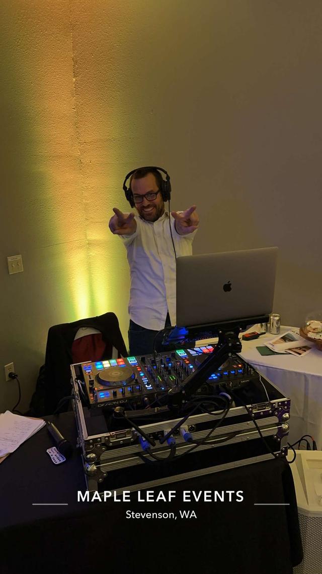 Noteworthy DJs & Photo Booths - 2