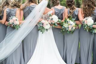 Daisy's Front Porch Flowers, Events & Creative Studio - 78