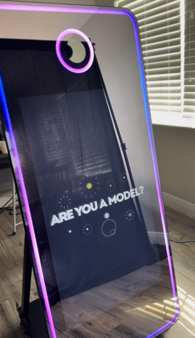 Photo Booth by Mel's Events LLC - 1