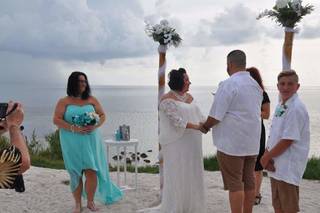 Kissing Fish Weddings - 12