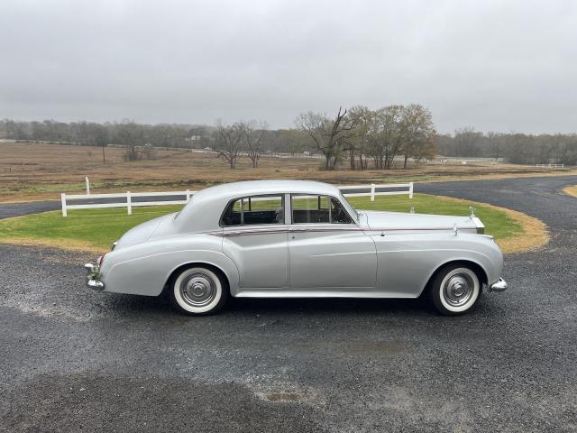 Royal Coach Classic Limousine Service - 1