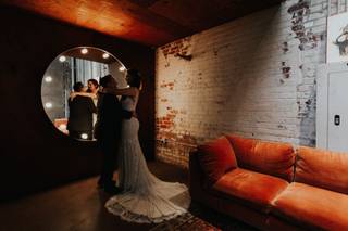 Lauren Miles Photo - 36